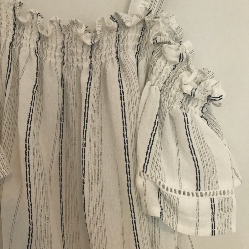 Off-Shoulder Striped Top - Picture 2 of 2
